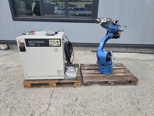 Yaskawa - UP6 (YR-UP6-A00) - Industriële robot - 2004