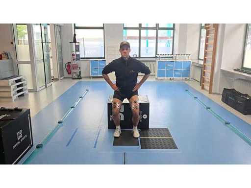 NORAXON%2520-%2520MyoMuscle%2520-%2520EMG%2520-%2520Bilateral%2520Squat.mp4