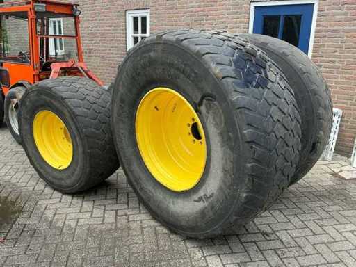John Deere ZF 8 gaats Band en velgen set