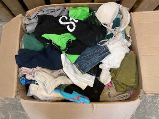 Partij gebruikte kleding