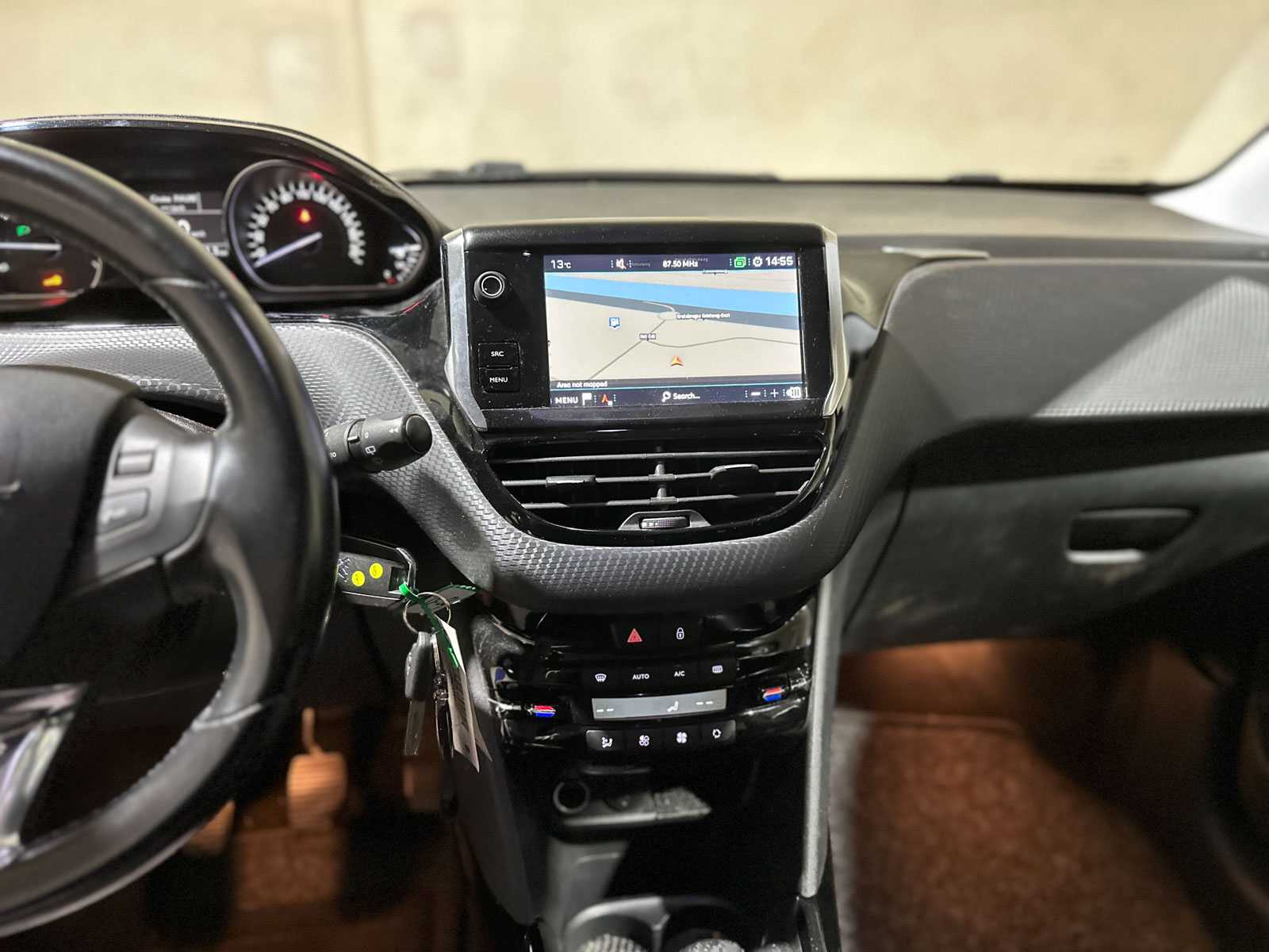 Peugeot 2008 1.2 PureTech Allure 110pk 2018 (Origineel-NL), RL-527-Z