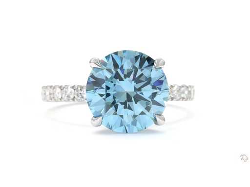 Anello in oro bianco da 18 carati con 4,73 CRT. Diamante