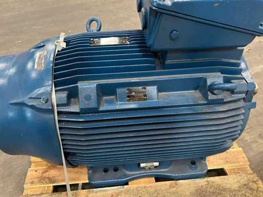 Motor electric WEG 132 kW - Neutilizat 