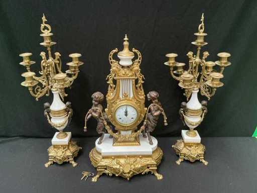 Imperial - Louis XV - Klok met twee kandelaren