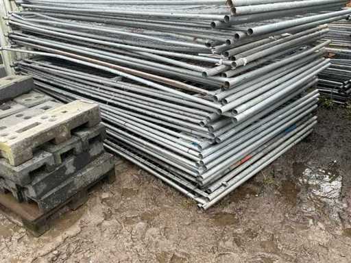 BP Construction fence with block (25x)