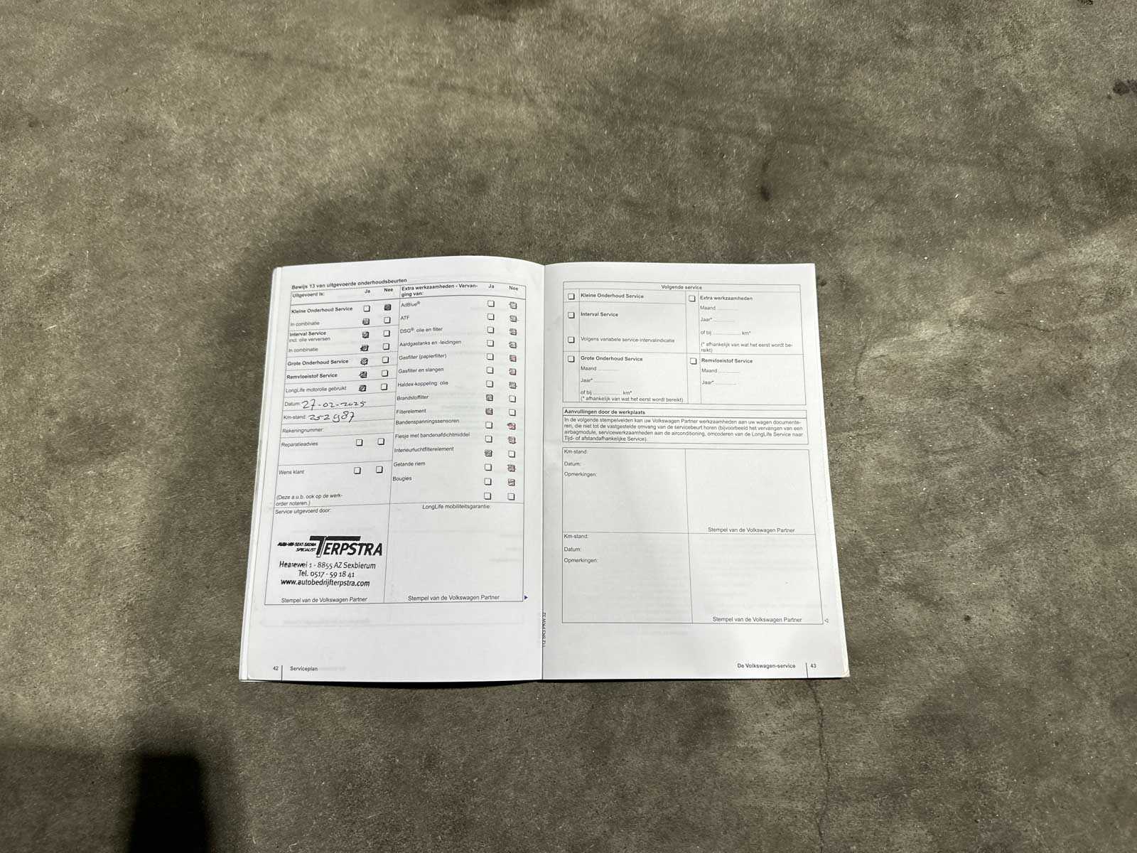 Volkswagen Tiguan 2.0 TDI Sport&&Style 4Motion 140pk 2011 (Origineel-NL), 74-PNH-9