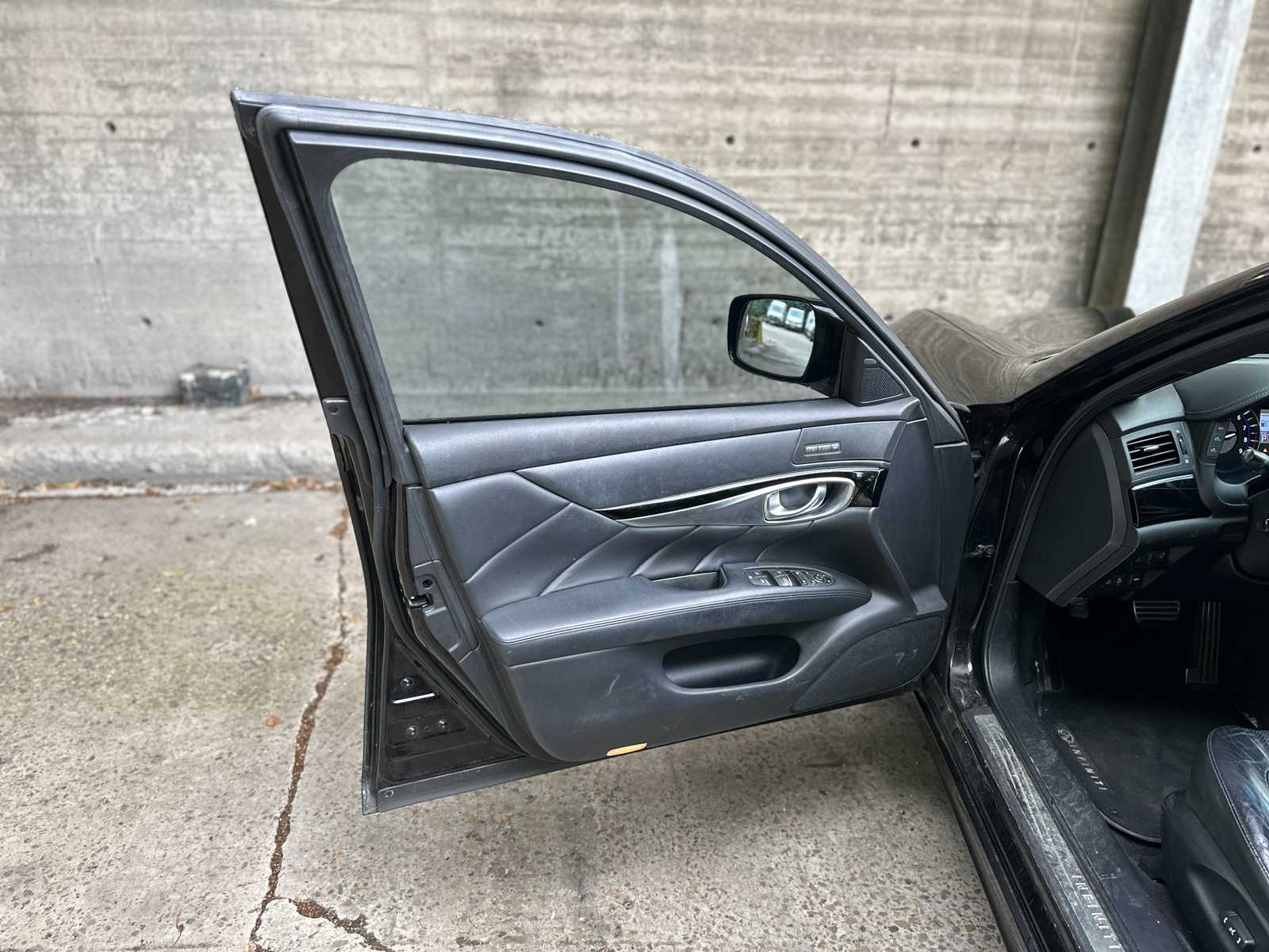 Infiniti M 37 S Premium 320pk 2010, 40-TKN-5