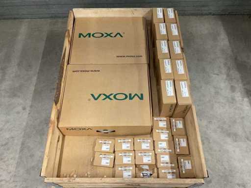 Involucri e accessori per server Moxa