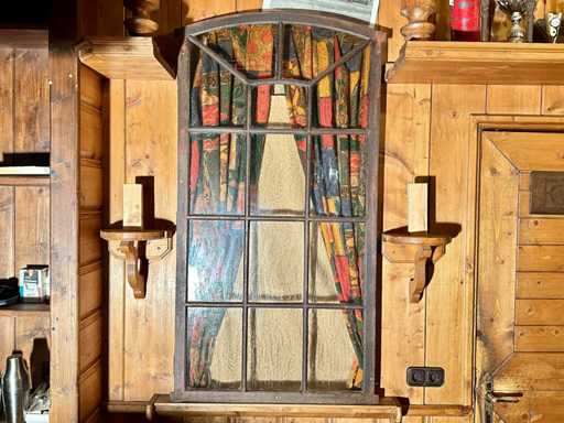 Vetrina antica in ghisa