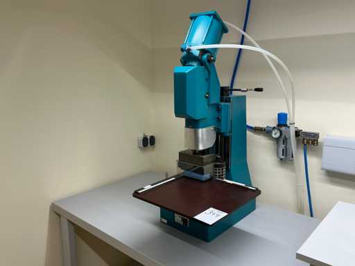 Mäder pressen APK 6 L Presse pneumatique