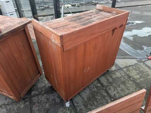 Mobilier mobil din lemn pentru servicii