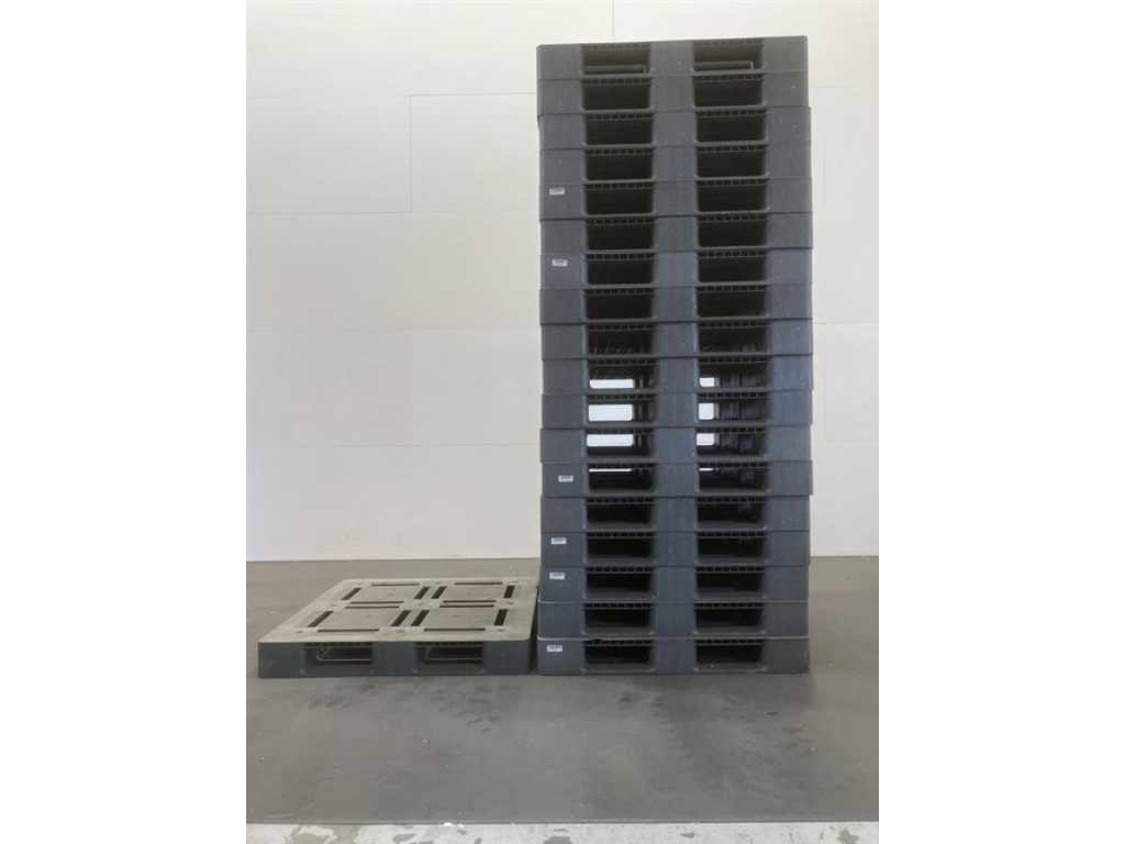 Lot of plastic pallets 19 pieces 1100 mm x 1100 mm, second-hand