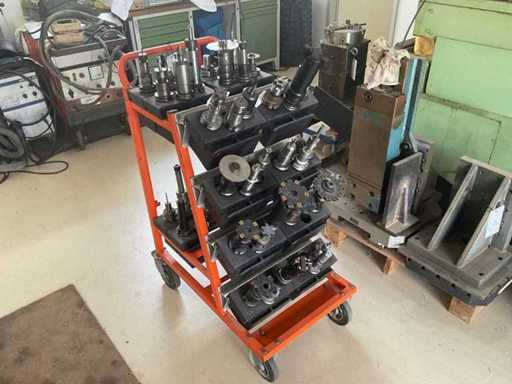Mixed lot of tool mounts SK 40, incl. trolley