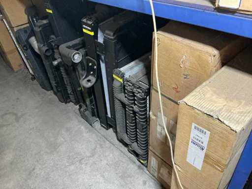Diverse vrachtwagen  radiatoren (18x)