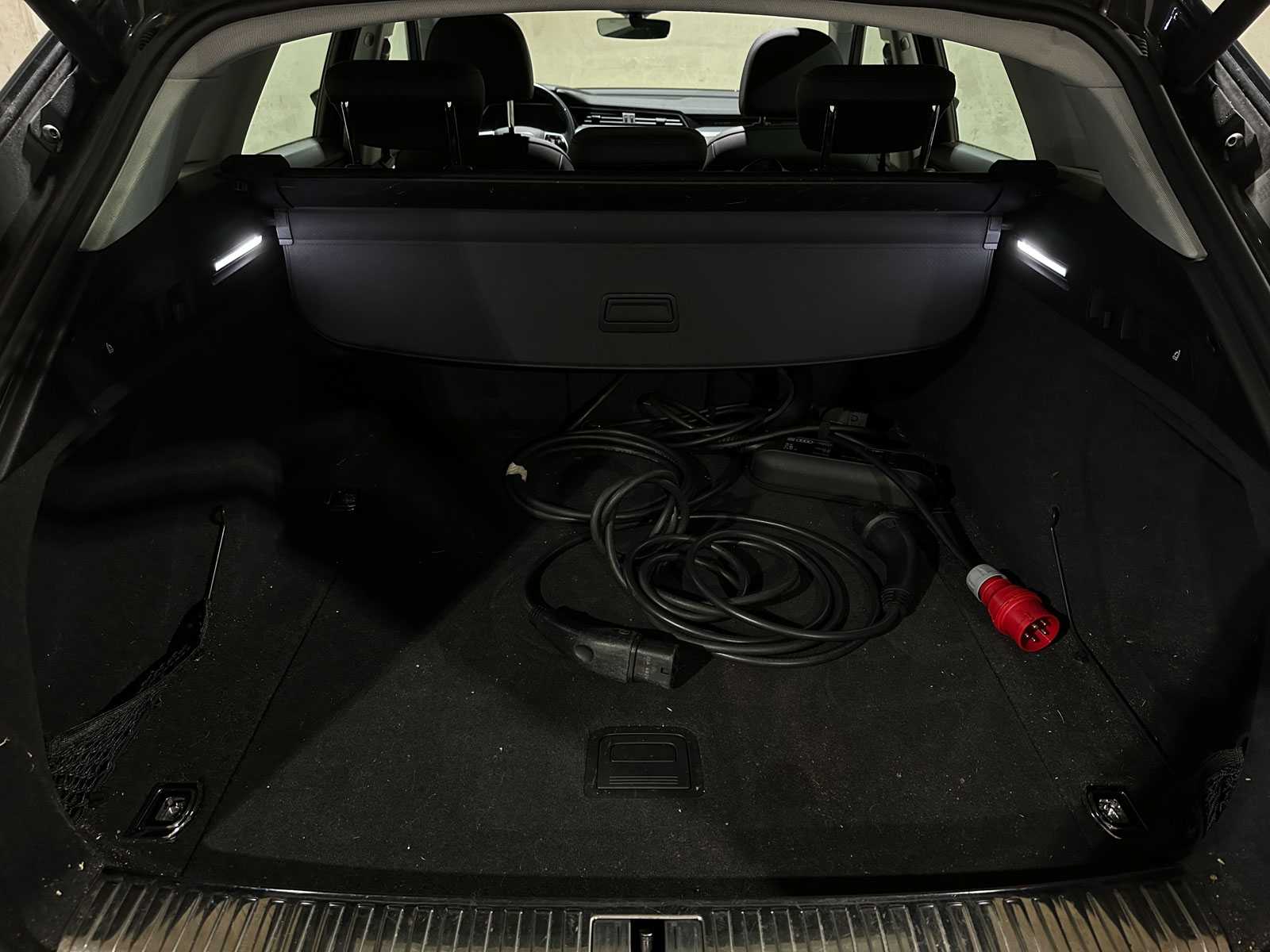 Audi e-tron 50 Quattro Launch Edition Plus 71 kWh 313pk 2020 (Origineel-NL + 1e Eigenaar), H-770-SH