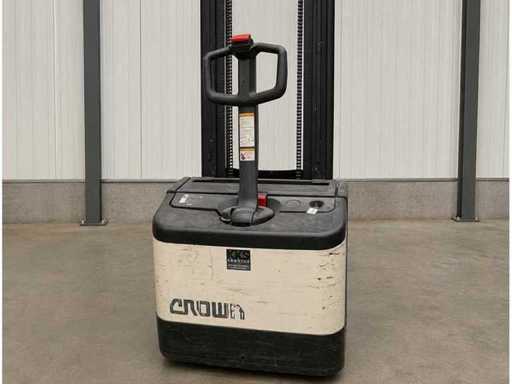 Crown WE2000 electric stacker, 1,250 kg, incl. PBM 24V battery charger