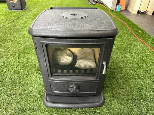 Sobă pe lemne Defiant Low 2024