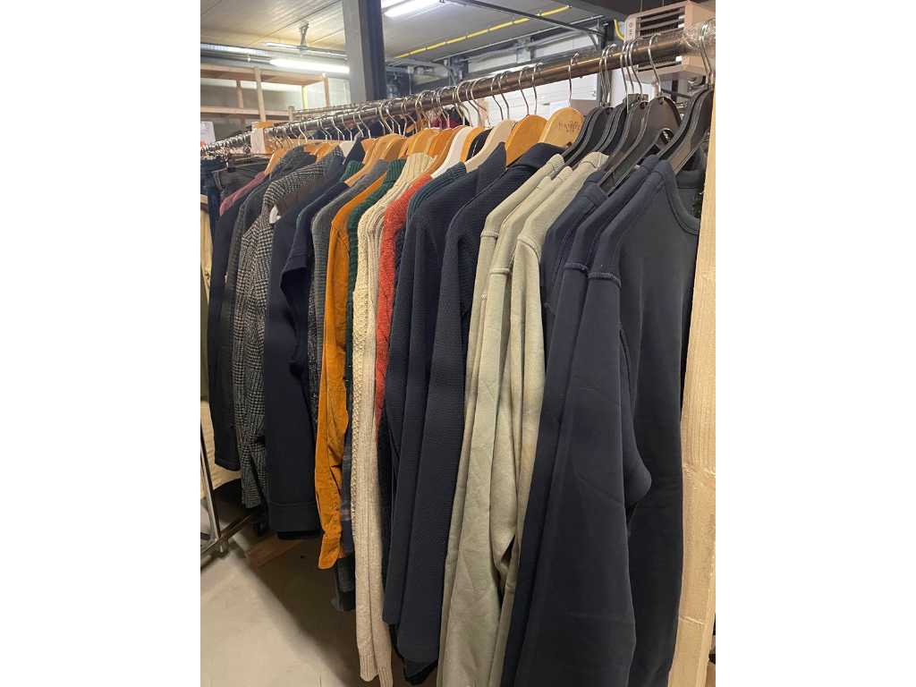 Set of 47 men's clothing (Pierre Cardin jackets, Butcher of blue sweatshirt, ... ) New Items - Various Sizes 