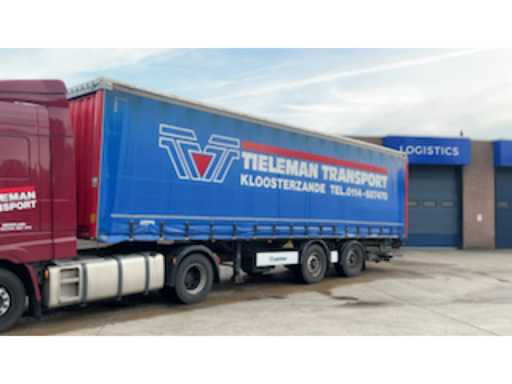 51cc79ee-6484-43c1-bf36-d7c4c3e10f68.mp4