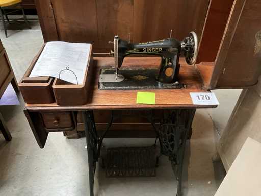 1930 Singer Antique Sewing Machine