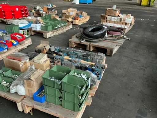 Batch of various parts