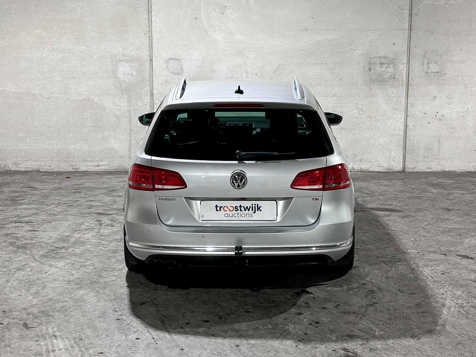 Volkswagen Passat Variant 1.8 TSI Highline 160pk 2011 (Origineel-NL), 71-RPV-9