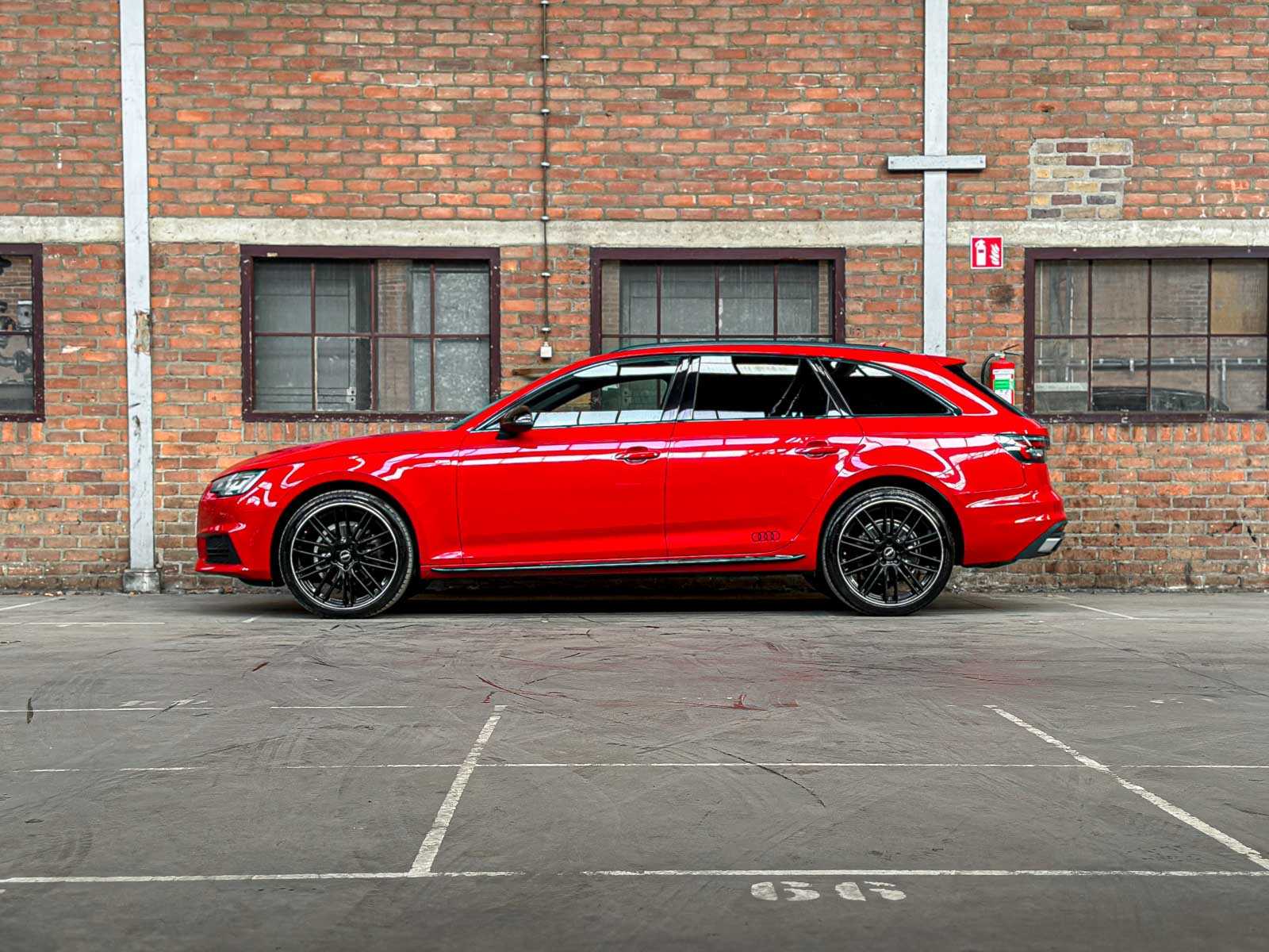 Audi A4 Avant 2.0 T g-tron Design Pro Line Plus 170pk 2018, R-401-VV