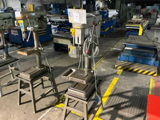 Bench column drilling machine