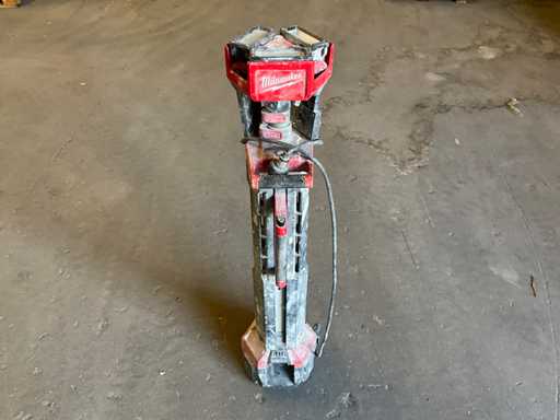 Milwaukee M18 HSAL Werklamp op statief