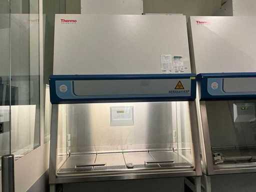 THERMOWISSENSCHAFTLICHE HERASAFE KSP12 Mikrobiologische Sicherheitsstation