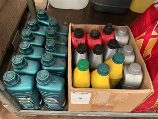 Lot de divers liquides de refroidissement