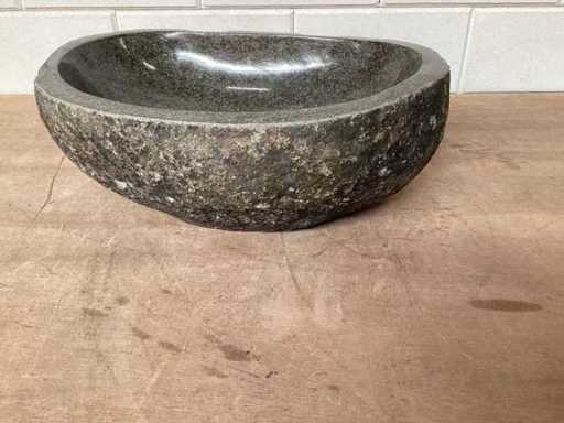 DIFFERNZ-Versenkung Lombok Riverstone Naturstein