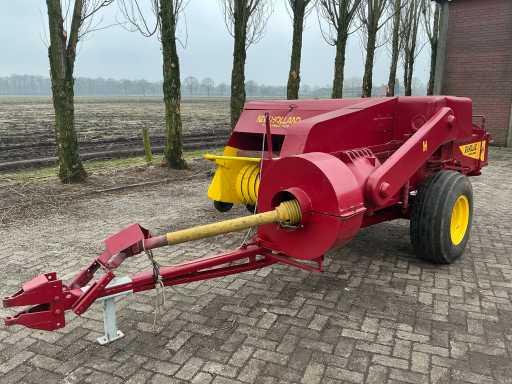 Mała prasa New Holland Hayliner 278