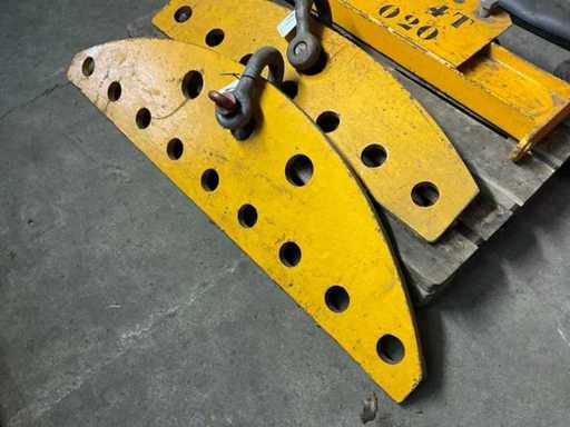 Machine lifting equator