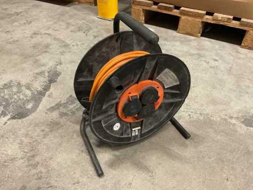 Tambur de cablu 25m 3G1.5 230V