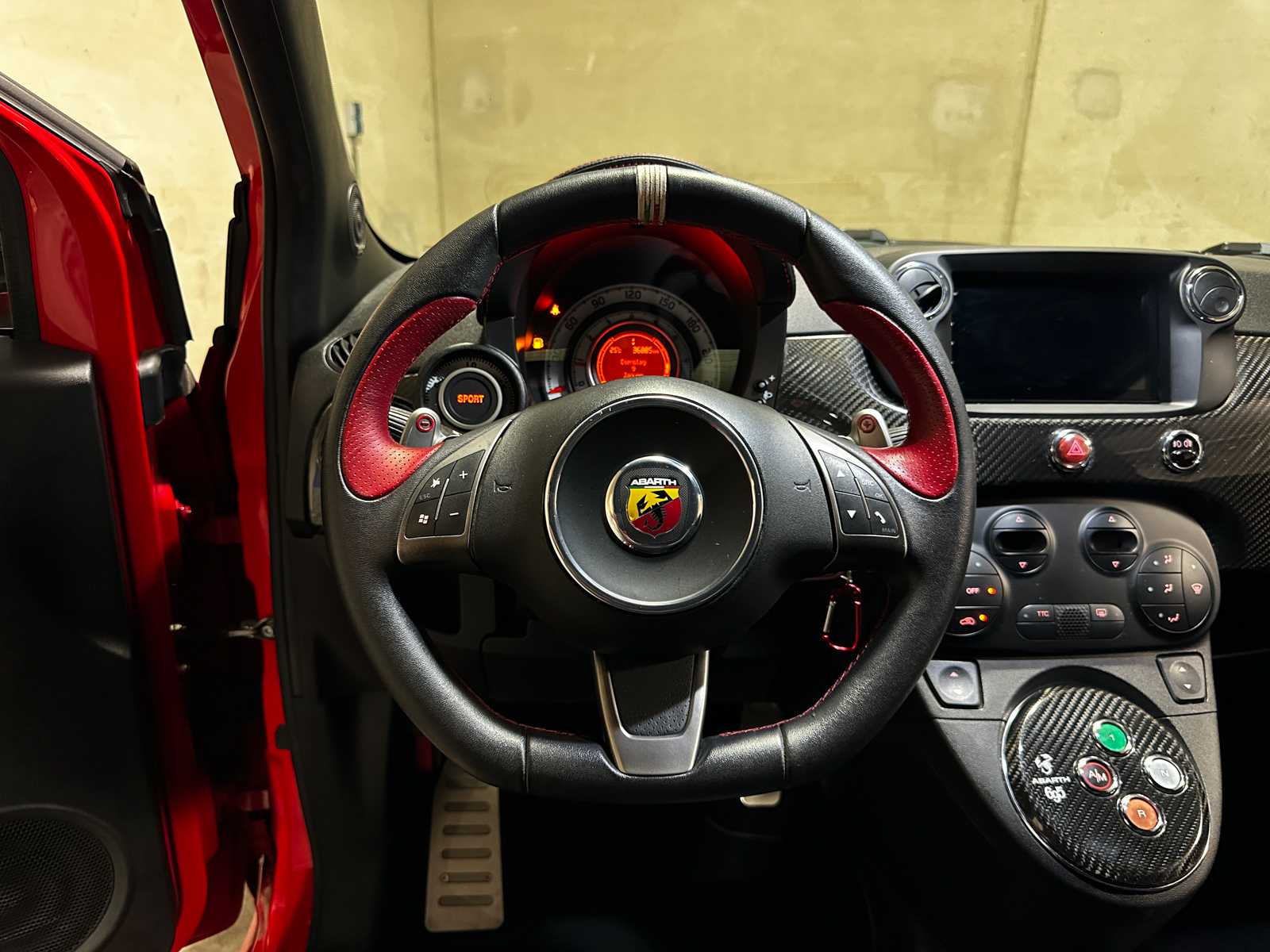 Fiat 500 Abarth 695 Tributo Ferrari 180pk 2011