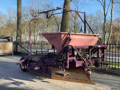 2008 Pink Innovation The Pink Planter Bloembollen nettenplanter