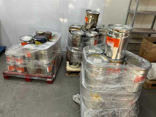 De IJssel Past? de pigmen?i pentru vopsea poliester, PUR, adeziv ?i etan?ant (40x)