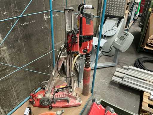 Hilti DD200 Kernboormachine op statief
