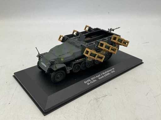 So.Kfz 251/1 Ausf c Wurfrahmen 40 24. Pz.Div Kursk (USSR)-1942 Modellauto