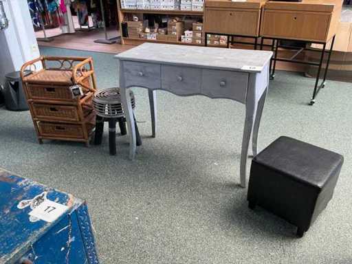 Various furniture (4x)