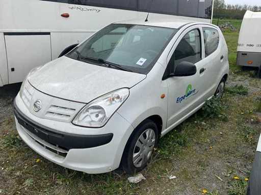 Mașina Nissan Perso Pixo 2011