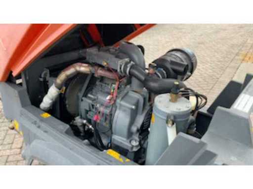 e195354e-fdb8-4a3e-99f3-9b59dd1eb72e.mp4