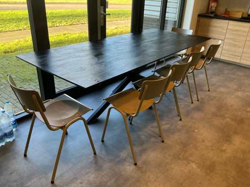 Kantinetafel met stoelen