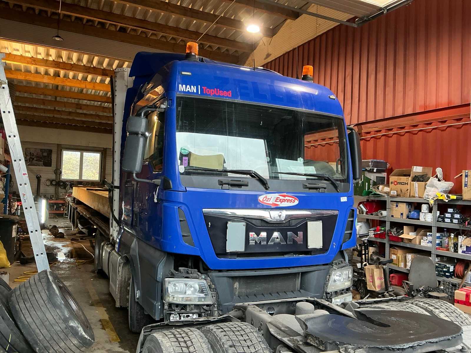 2015 MAN TGX tractor unit including trailer