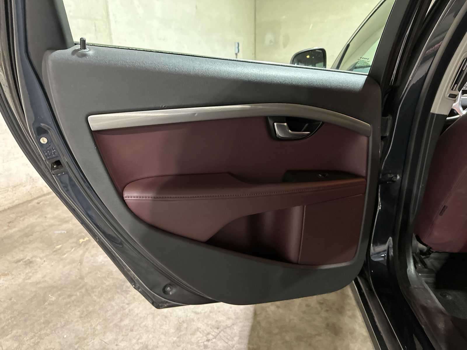 Volvo V70 1.6 T4 Limited Edition 179pk 2011 (Origineel-NL), 63-RSF-2