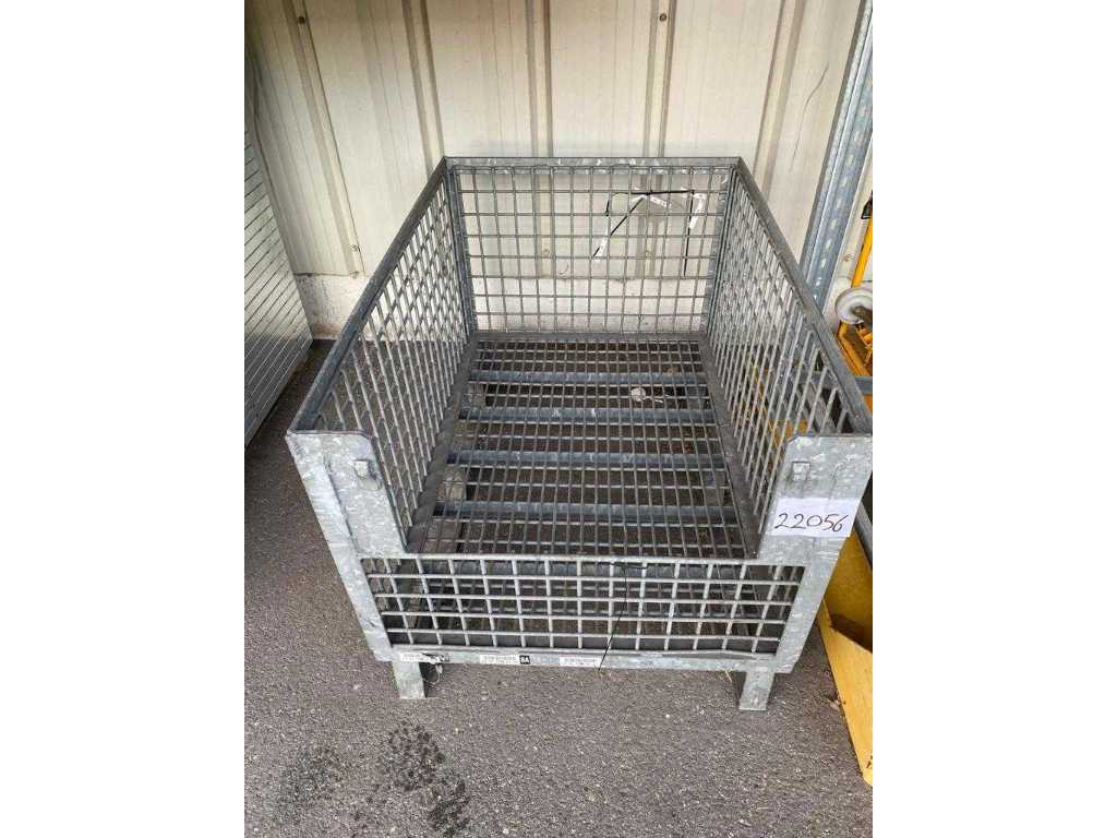 Alto expanded metal store kennel