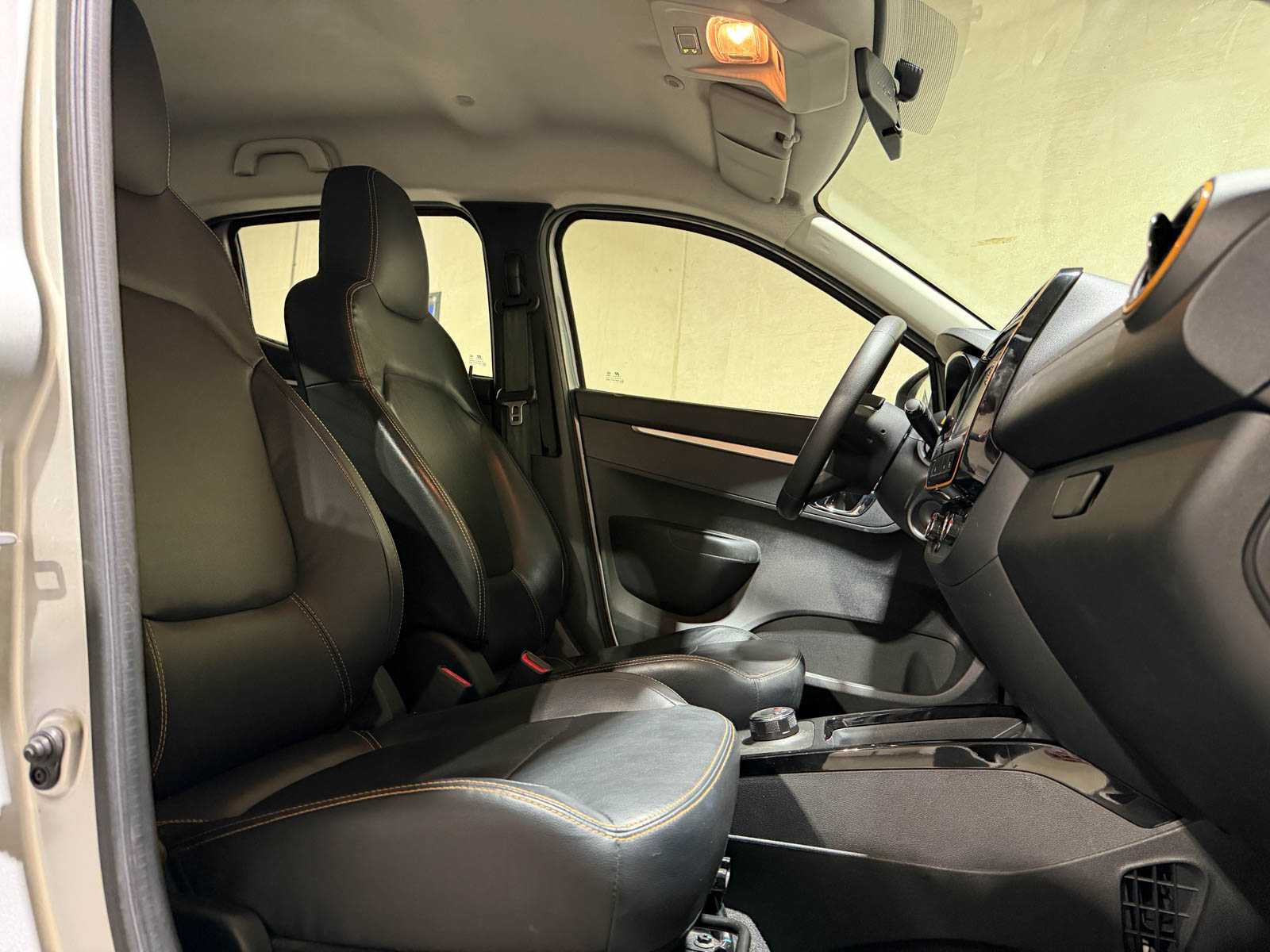 Dacia Spring Comfort+ (Orange p.) 45hp 2021, R-845-SX