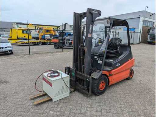 Élévateur Linde E30 2008