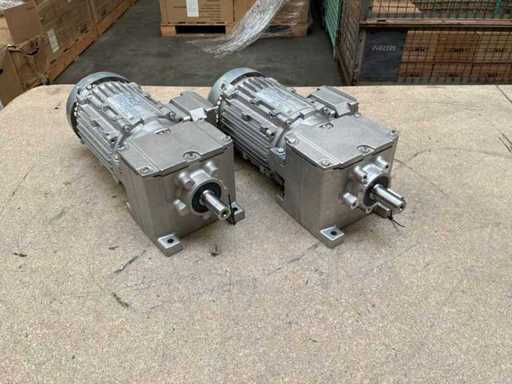 Lenze G500-H100 Motorreductor (2x)